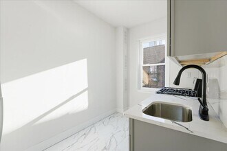 117 Corbin Ave in Jersey City, NJ - Building Photo - Building Photo