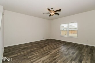 18620 Allen Welch Dr in Elgin, TX - Building Photo - Building Photo