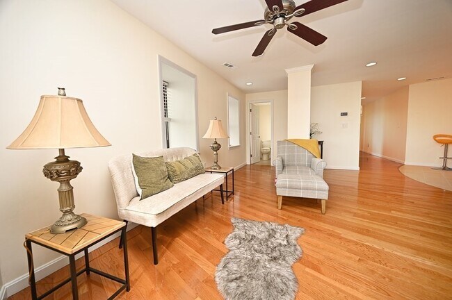 358-358 Main St in Boston, MA - Building Photo - Building Photo