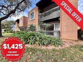 17189 W Bernardo Dr in San Diego, CA - Building Photo