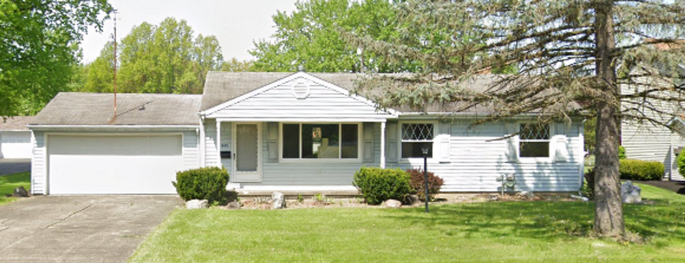 1622 Shannon Rd in Girard, OH - Building Photo