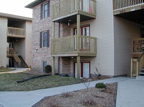 University Village Student Housing in Terre Haute, IN - Building Photo - Building Photo