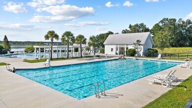 HARMON Foxbank by Crescent Communities in Moncks Corner, SC - Foto de edificio - Building Photo