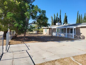 41128 13th St W in Palmdale, CA - Building Photo - Building Photo