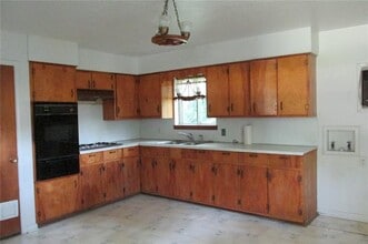 301 El Paso St SW in Gravette, AR - Building Photo - Building Photo