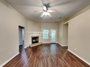 2186 Cherokee Cove Trl in Jacksonville, FL - Foto de edificio - Building Photo