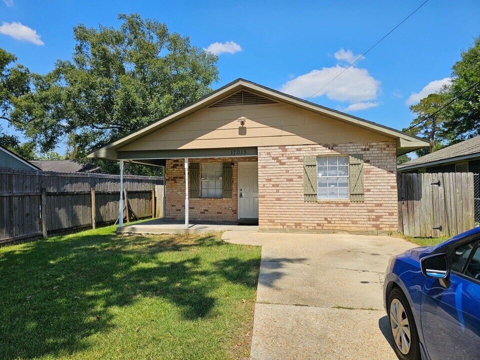 17015 E Illinois Ave in Hammond, LA - Building Photo