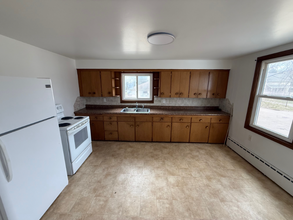 302 Carroll St in Sanborn, IA - Building Photo - Building Photo