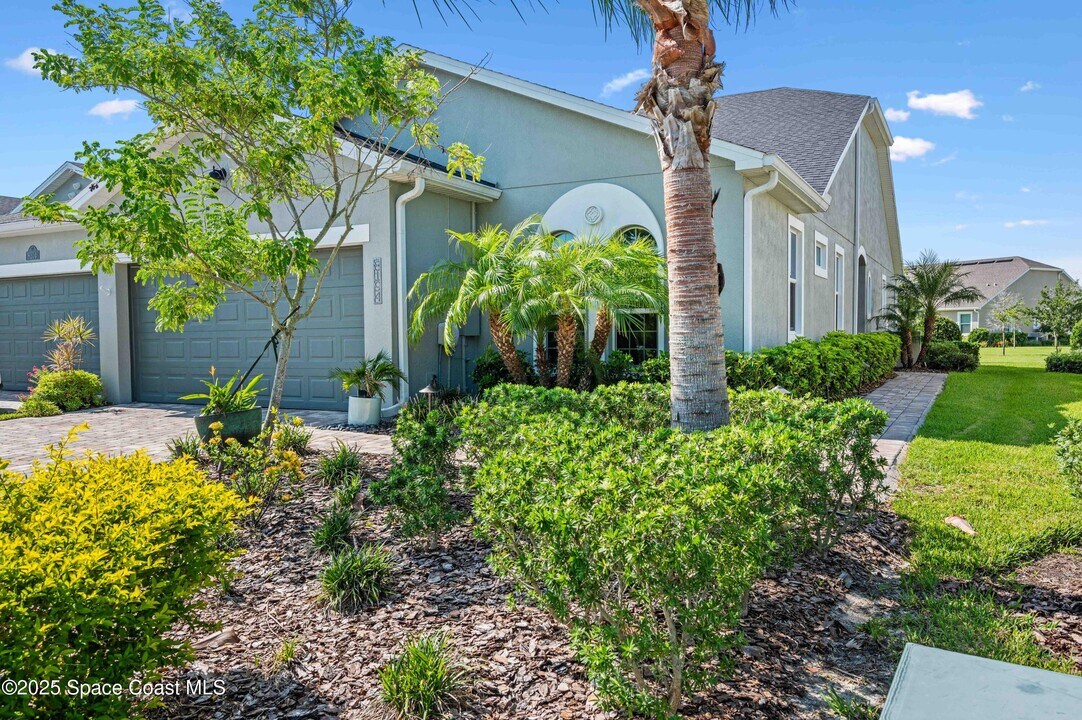 8194 Loren Cove Dr in Melbourne, FL - Building Photo