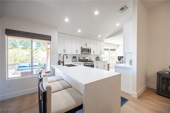 2548 Tumble Brook Dr