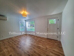 4835 N Willamette Blvd in Portland, OR - Building Photo - Building Photo