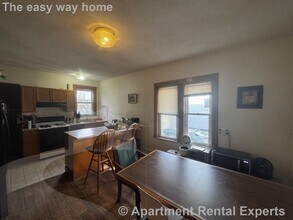 29 Frederick Ave, Unit 1 in Medford, MA - Building Photo - Building Photo