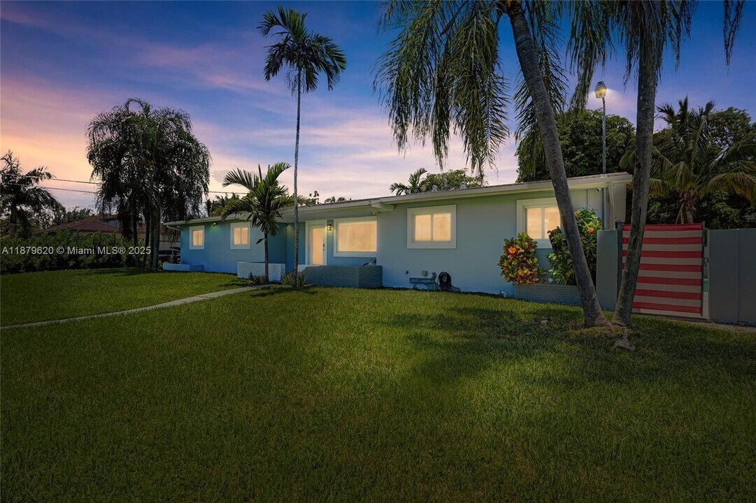 16000 N Miami Ave in Miami, FL - Building Photo
