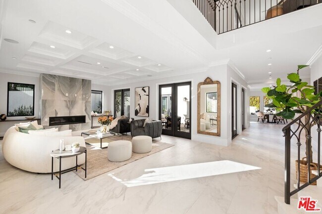 4351 Vanalden Ave in Los Angeles, CA - Building Photo - Building Photo