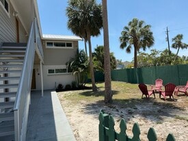 7006 Midnight Pass Rd, Unit Unit 2 in Sarasota, FL - Building Photo