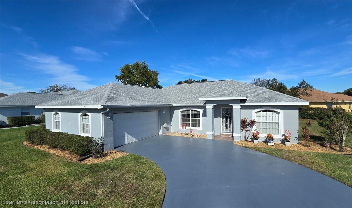 5721 Angelo Cir in Sebring, FL - Building Photo