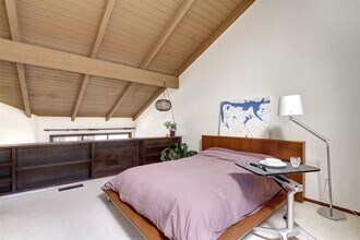 8606 Villa La Jolla Dr in San Diego, CA - Building Photo - Building Photo