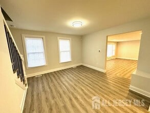 26 Garibaldi St in Bernardsville, NJ - Building Photo - Building Photo