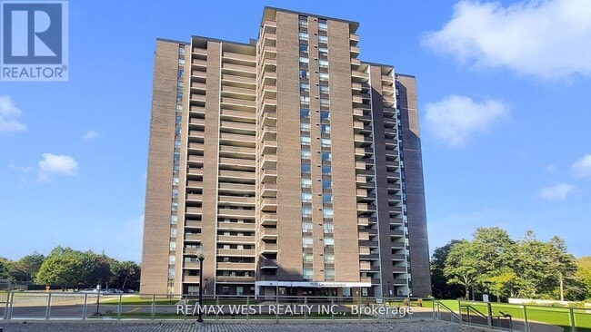 property at 1535 Lakeshore Rd E