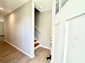 1001 N Rockingham Ave in Tavares, FL - Foto de edificio - Building Photo
