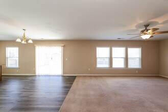 519 Nanny Point Dr in Monroe, NC - Foto de edificio - Building Photo