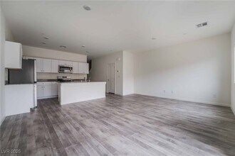 4133 Venus Falls Ave in North Las Vegas, NV - Building Photo - Building Photo