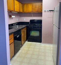 4501 Romlon St, Unit 203 in Beltsville, MD - Foto de edificio - Building Photo