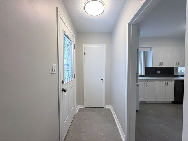 22 E 44th St in Hamilton, ON - Building Photo - Building Photo