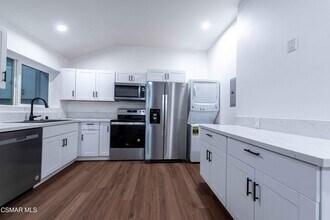 2642 Blue Ridge Cir in Simi Valley, CA - Building Photo - Building Photo