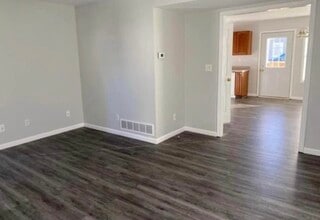 305 W Seminary St in Vevay, IN - Foto de edificio - Building Photo