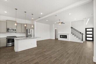 416 Pk Hl Ct in Stafford, TX - Building Photo - Building Photo