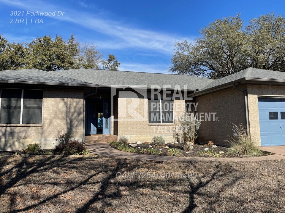 4016 Amanda Dr in Salado, TX - Building Photo