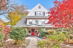 116 Corlies Ave in Pelham, NY - Building Photo