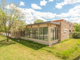 Villa Apartments in Edmonton, AB - Building Photo