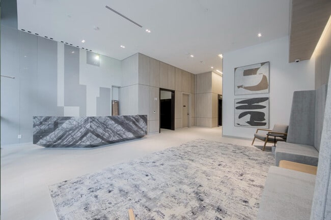 5249 Dundas Street W