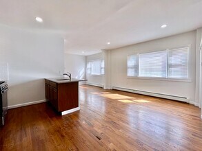 63 Coles St in Jersey City, NJ - Building Photo - Building Photo