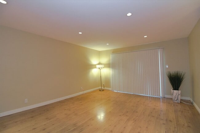 400 N Acacia Ave in Fullerton, CA - Building Photo - Building Photo