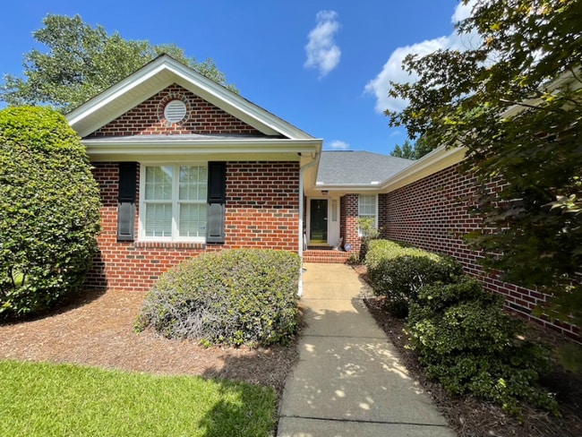 1007 Loganberry Ct in Fuquay Varina, NC - Building Photo - Building Photo