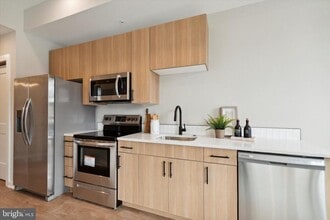 308 W Chelten Ave in Philadelphia, PA - Building Photo - Building Photo