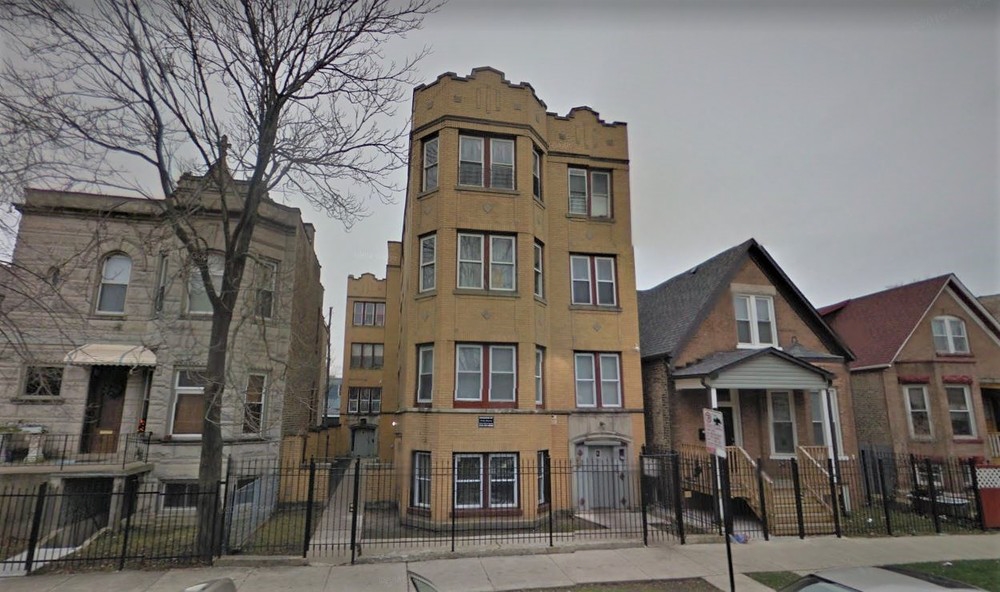 3233 W Evergreen Ave in Chicago, IL - Building Photo