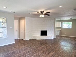 52083 Finley Rd in Irving, TX - Foto de edificio - Building Photo