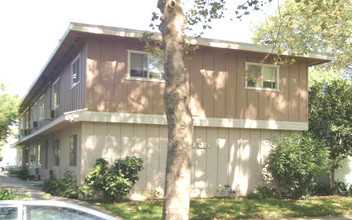 2321 D St in Sacramento, CA - Building Photo - Building Photo