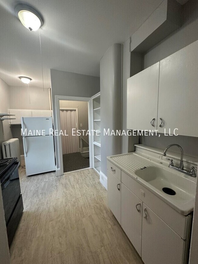 17 Elm St in Bangor, ME - Building Photo - Building Photo