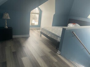 8 Robinwood St in Pontiac, MI - Building Photo - Building Photo