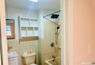 470 Wood Ave in Bridgeport, CT - Building Photo - Building Photo