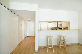 10966 Rochester Ave, Unit 6B in Los Angeles, CA - Foto de edificio - Building Photo
