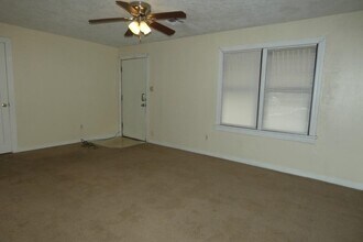 2211 NW Crosby Ave in Lawton, OK - Building Photo - Building Photo