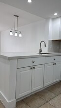 8610 N Sherman Cir in Miramar, FL - Building Photo - Building Photo