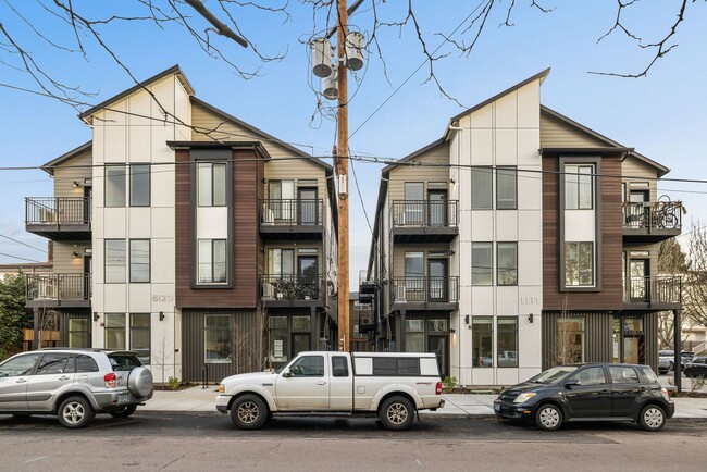 1111 SE Tenino St in Portland, OR - Building Photo - Building Photo