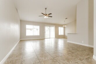 10235 W Medlock Dr in Glendale, AZ - Building Photo - Building Photo
